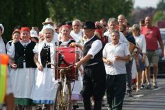 szuretifelvonulas201626