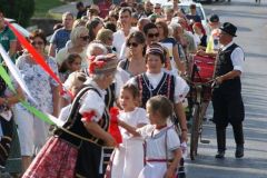 szuretifelvonulas201640