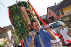 szuretifelvonulas201653